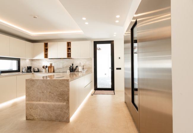 Villa in Marbella - Absolute high end villa with pool & Jacuzzi*
