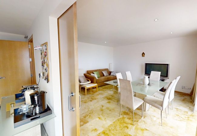 Appartement in Marbella - Apartment with Sea Views and Sunlit Terraces