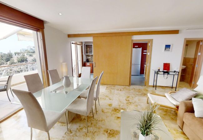Appartement in Marbella - Apartment with Sea Views and Sunlit Terraces