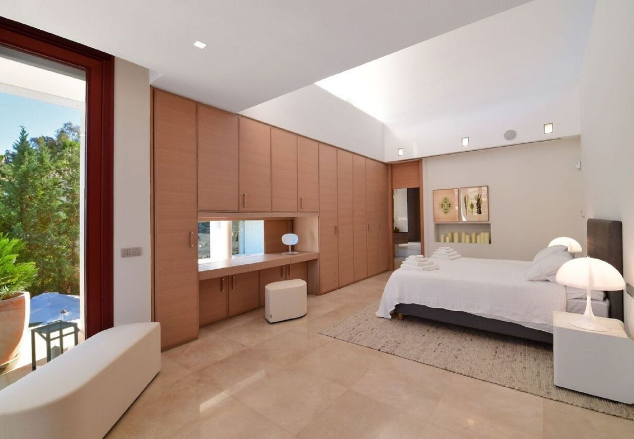 Villa in Marbella - Luxury Villa with Panoramic Views - Puerto Banus