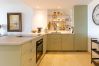 Appartement in Benahavís - 3-Bedroom Apartment with Sea & Mountain Views