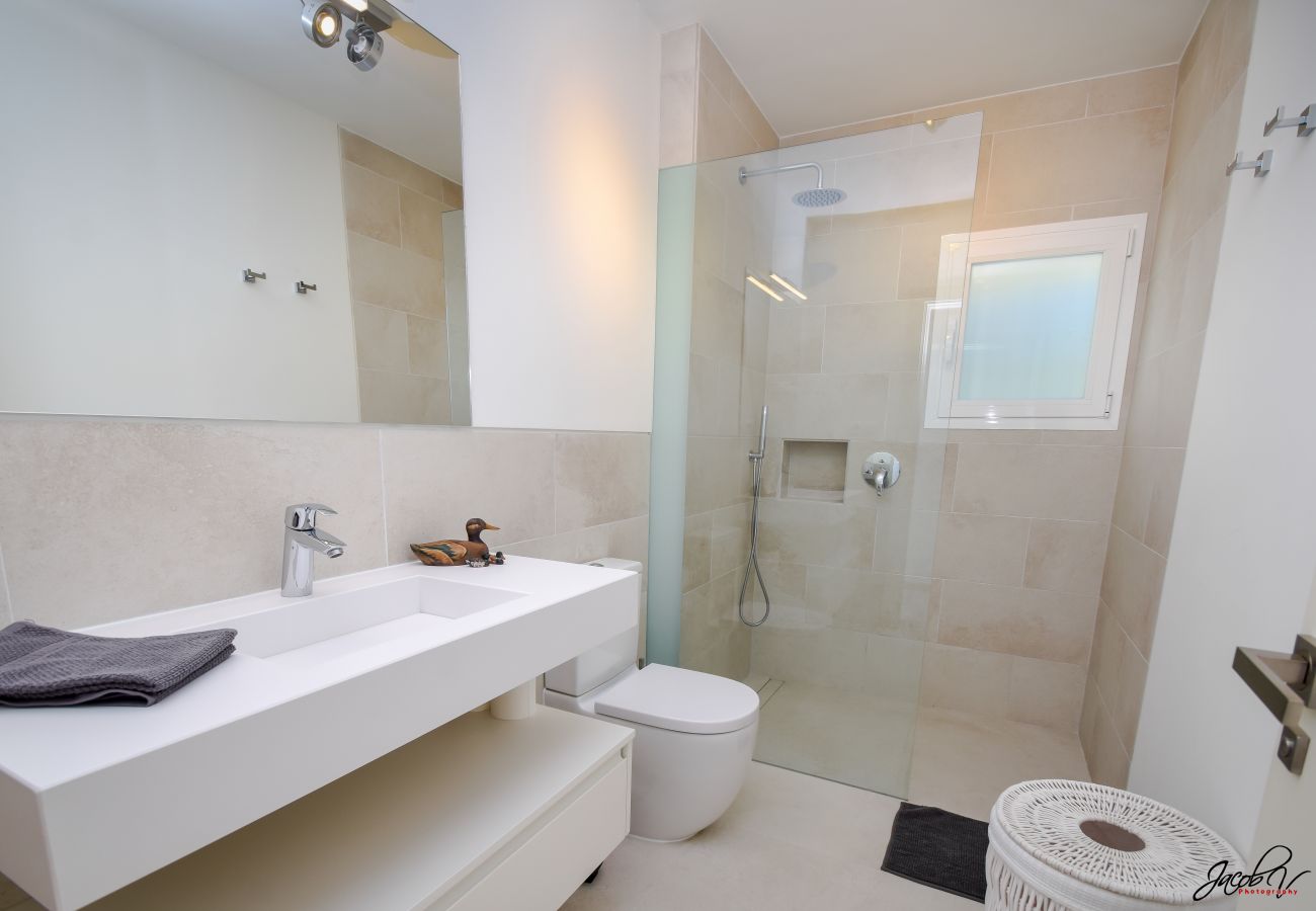 Villa in Marbella - Spacious Family Villa with Pool & Sunny Garden
