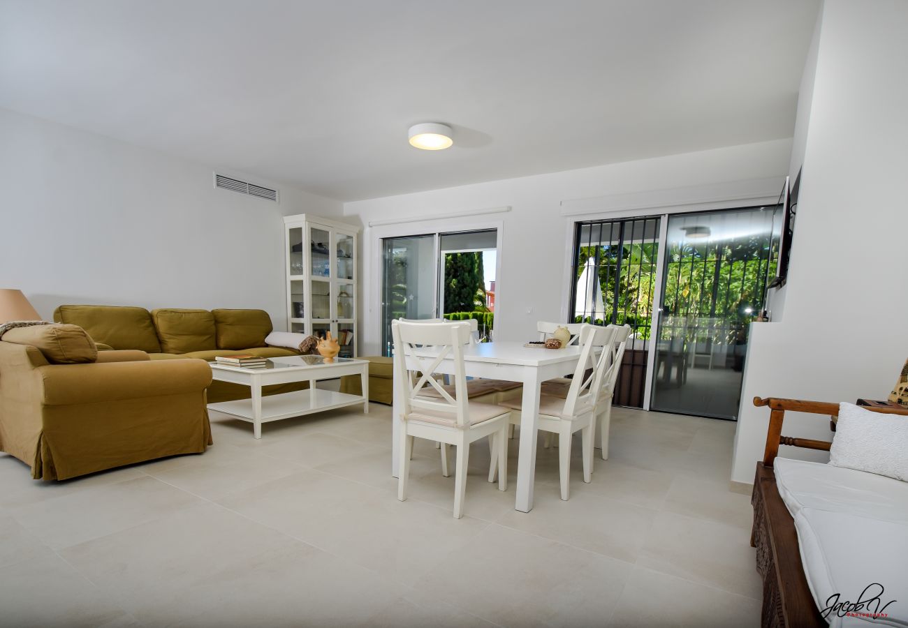 Villa in Marbella - Spacious Family Villa with Pool & Sunny Garden