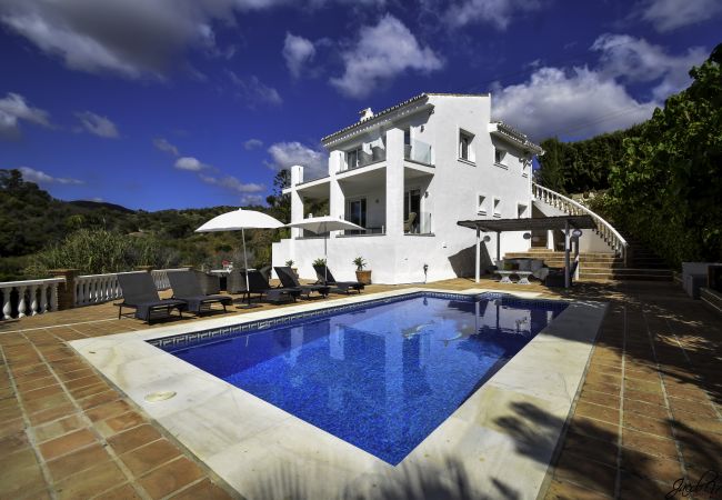 Villa in Marbella - 14177- Exquisite villa near beach! Heated pool*