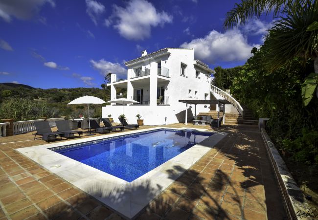 Villa in Marbella - 14177- Exquisite villa near beach! Heated pool*