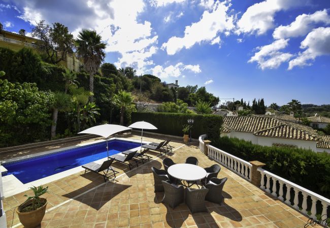 Villa in Marbella - 14177- Exquisite villa near beach! Heated pool*