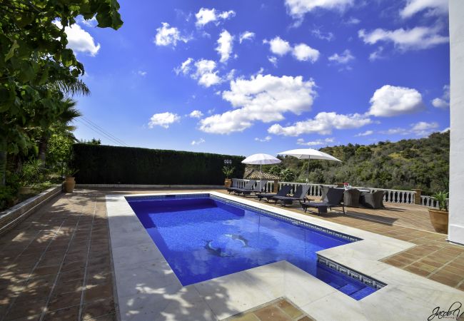 Villa in Marbella - 14177- Exquisite villa near beach! Heated pool*