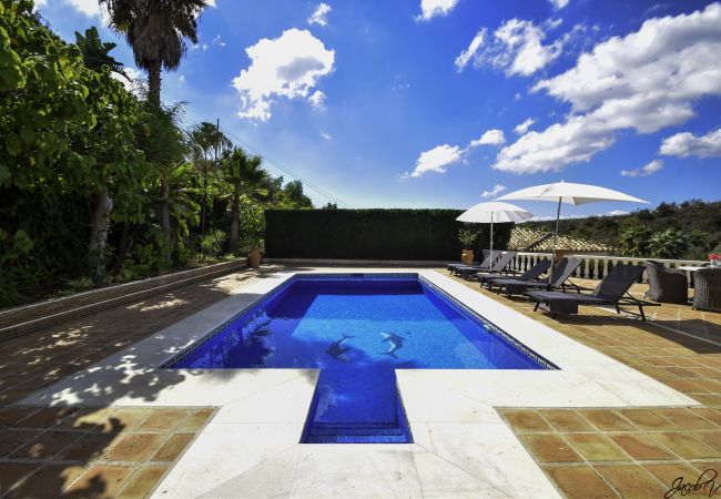 Villa in Marbella - 14177- Exquisite villa near beach! Heated pool*