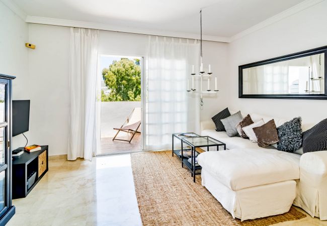 Appartement in Nueva Andalucia - AP165 - Aloha Pueblo, Marbella by roomservices