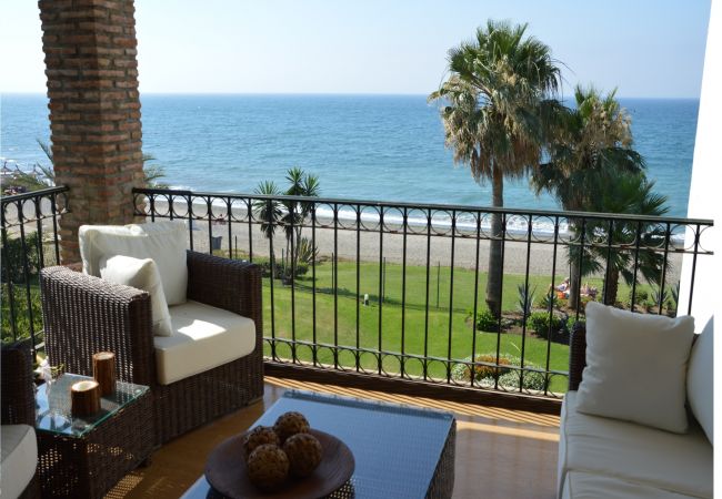 Appartement in Estepona - HB - Comfortable Beachfront Holiday Apartment