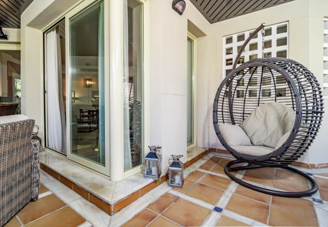 Appartement in Nueva Andalucia - FA - Fabulous Apartment with in and outdoor Pool