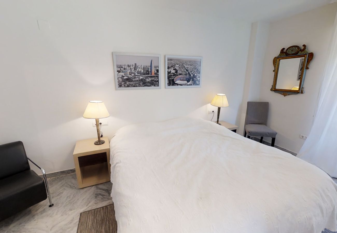 Appartement in San Pedro de Alcántara - Modern Gated Apartment near Beach & Puerto Banus