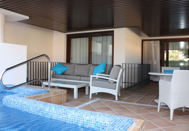 Appartement in Estepona - 100 - Beach apartment with Private Pool