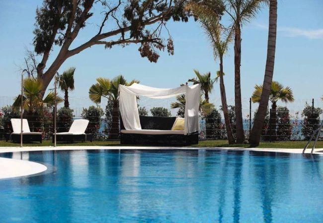 Appartement in Estepona - 100 - Beach apartment with Private Pool