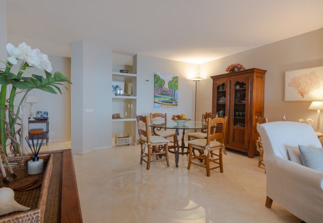 Appartement in Marbella - 18166 - SUPERB FRONT LINE LOCATION - HEATED POOL