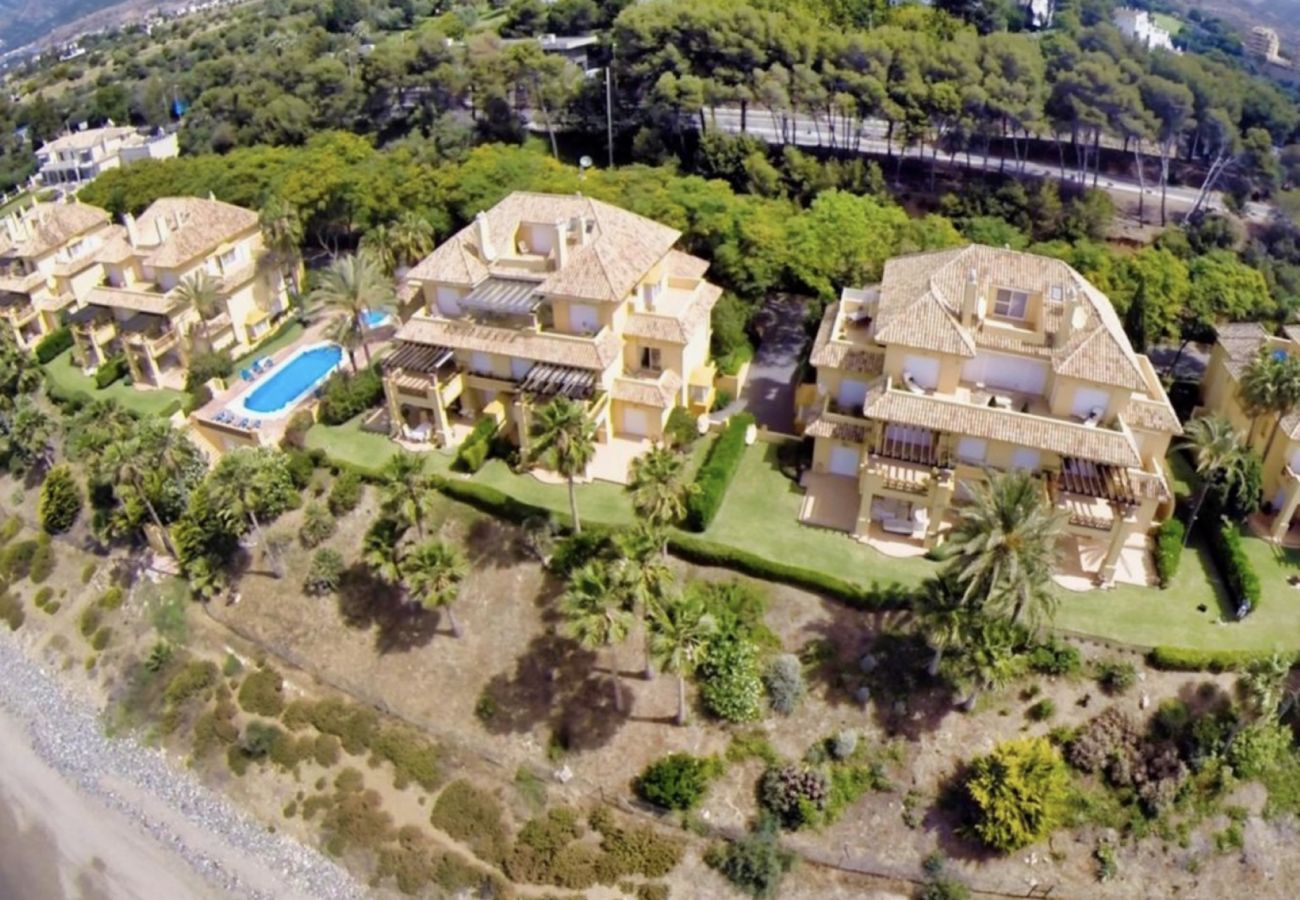 Appartement in Marbella - Superb Front Line Location, Sea View- Heated Pool