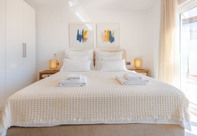 Appartement in Marbella - Heavenly Views From Frontline Penthouse