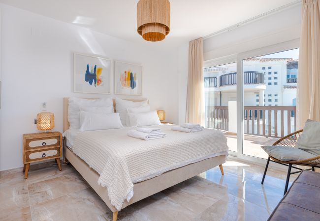 Appartement in Marbella - Heavenly Views From Frontline Penthouse