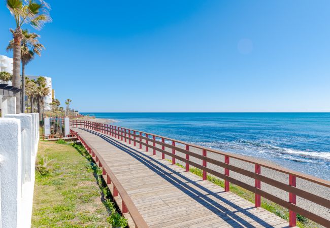 Appartement in Marbella - Heavenly Views From Frontline Penthouse