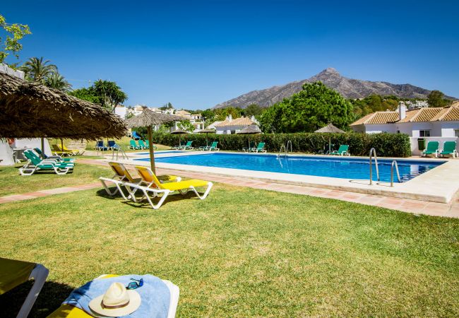 Herenhuis in Marbella - EN- Cozy Andalusian style townhouse  in Marbella