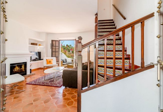 Herenhuis in Marbella - EN- Cozy Andalusian style townhouse  in Marbella