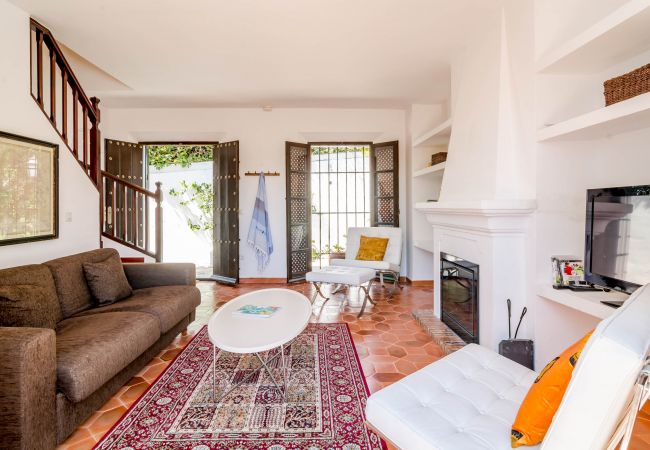 Herenhuis in Marbella - EN- Cozy Andalusian style townhouse  in Marbella