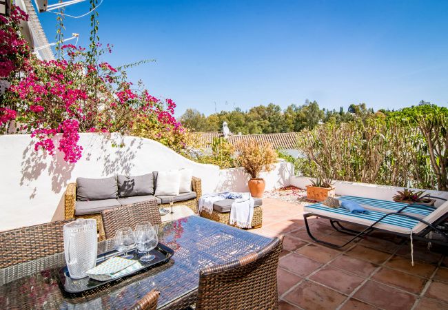 Herenhuis in Marbella - EN- Cozy Andalusian style townhouse  in Marbella