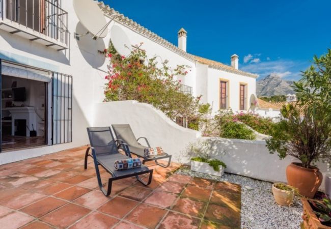 Herenhuis in Marbella - EN- Cozy Andalusian style townhouse  in Marbella