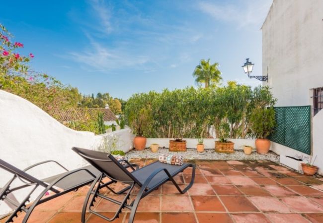 Herenhuis in Marbella - EN- Cozy Andalusian style townhouse  in Marbella