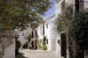 Herenhuis in Marbella - EN- Cozy Andalusian style townhouse  in Marbella