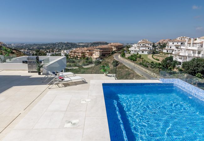 Appartement in Nueva Andalucia - LMR1-Penthouse with 187m2 terrace and private pool
