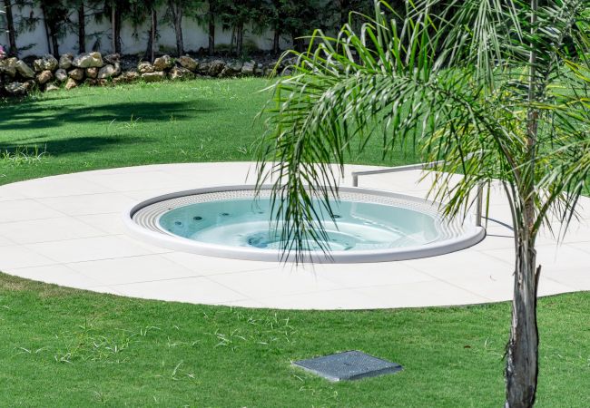 Rijhuis in Nueva Andalucia - GG- Modern townhouse, families & couples only