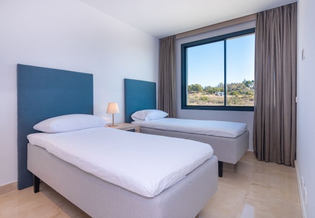 Rijhuis in La Cala de Mijas - Luxurious Townhouse & Rooftop Plunge Pool