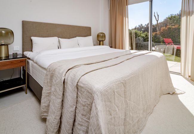 Appartement in Estepona - TE- Luxury resort, front line beach, families only