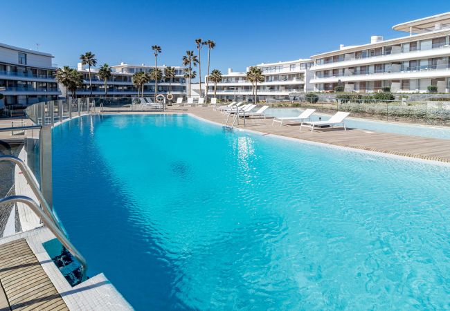 Appartement in Estepona - TE- Luxury resort, front line beach, families only