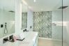 Villa in Marbella - Luxury Villa with High Security, Pool & Jacuzzi