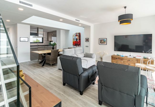 Rijhuis in Estepona - LMT46 - Modern Style Spacious Townhouse