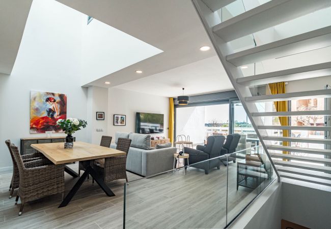 Rijhuis in Estepona - LMT46 - Modern Style Spacious Townhouse