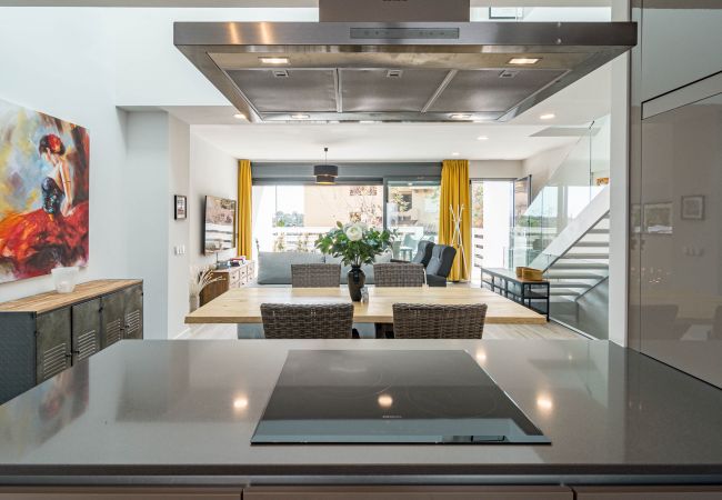 Rijhuis in Estepona - LMT46 - Modern Style Spacious Townhouse