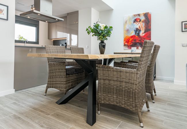 Rijhuis in Estepona - LMT46 - Modern Style Spacious Townhouse