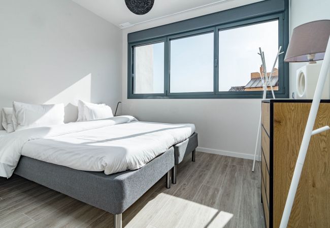 Rijhuis in Estepona - LMT46 - Modern Style Spacious Townhouse