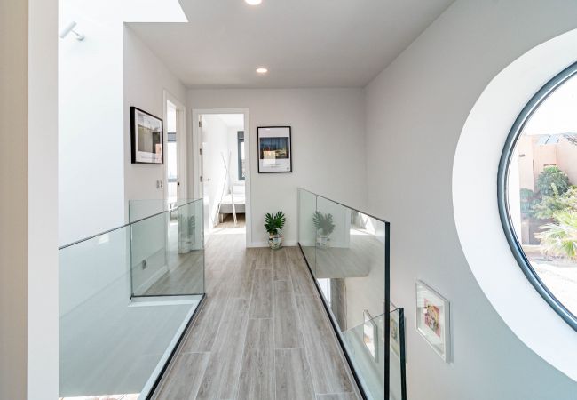 Rijhuis in Estepona - LMT46 - Modern Style Spacious Townhouse