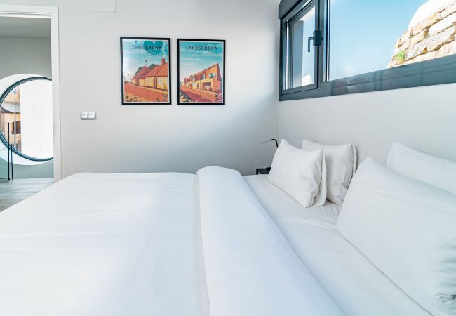 Rijhuis in Estepona - LMT46 - Modern Style Spacious Townhouse