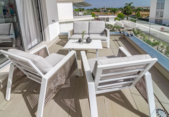 Appartement in Estepona - LM11.1A- Modern flat, amazing views