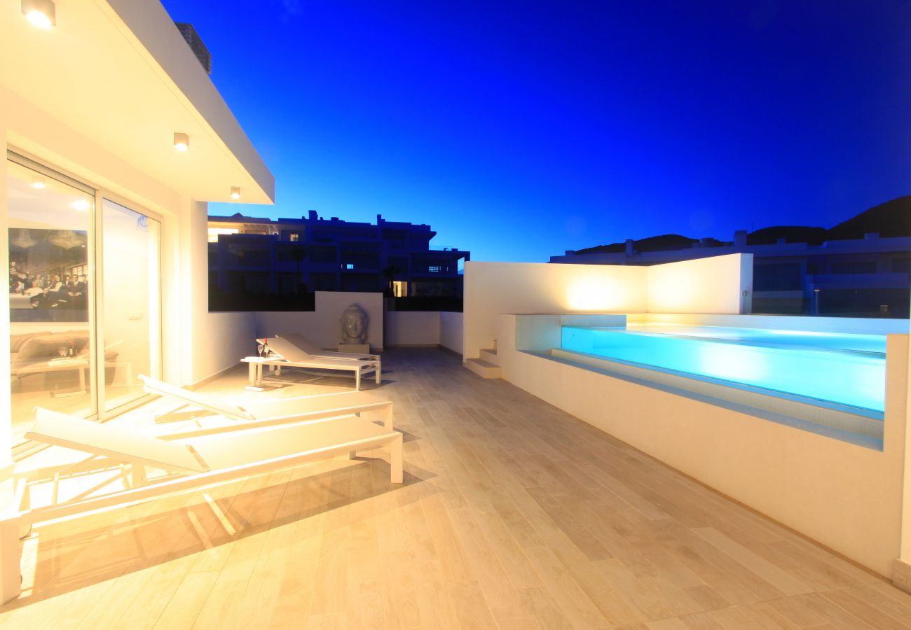 Appartement in Estepona - 2288 Luxury Penthouse with Private Rooftop Pool