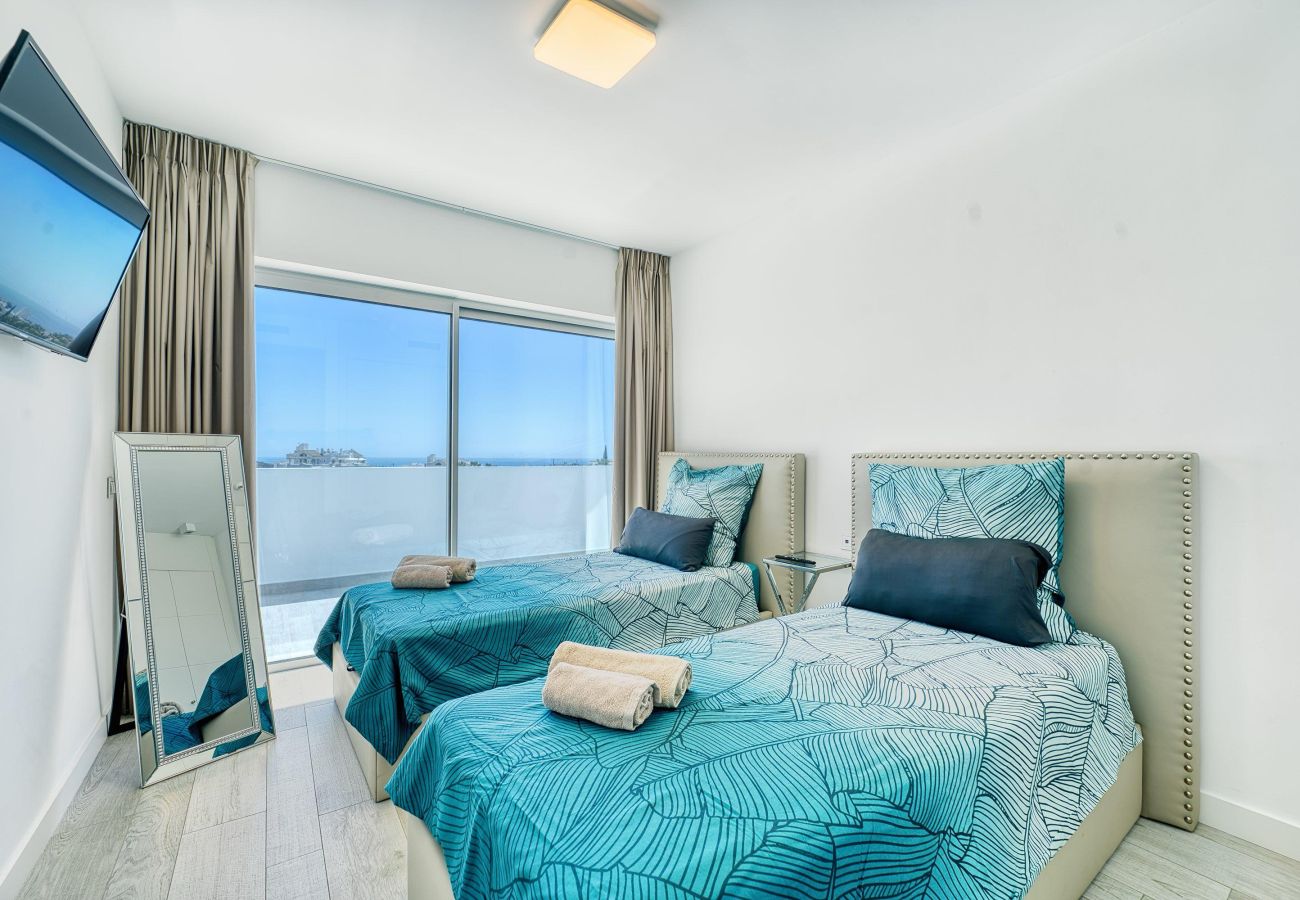 Appartement in Estepona - 2288 Luxury Penthouse with Private Rooftop Pool