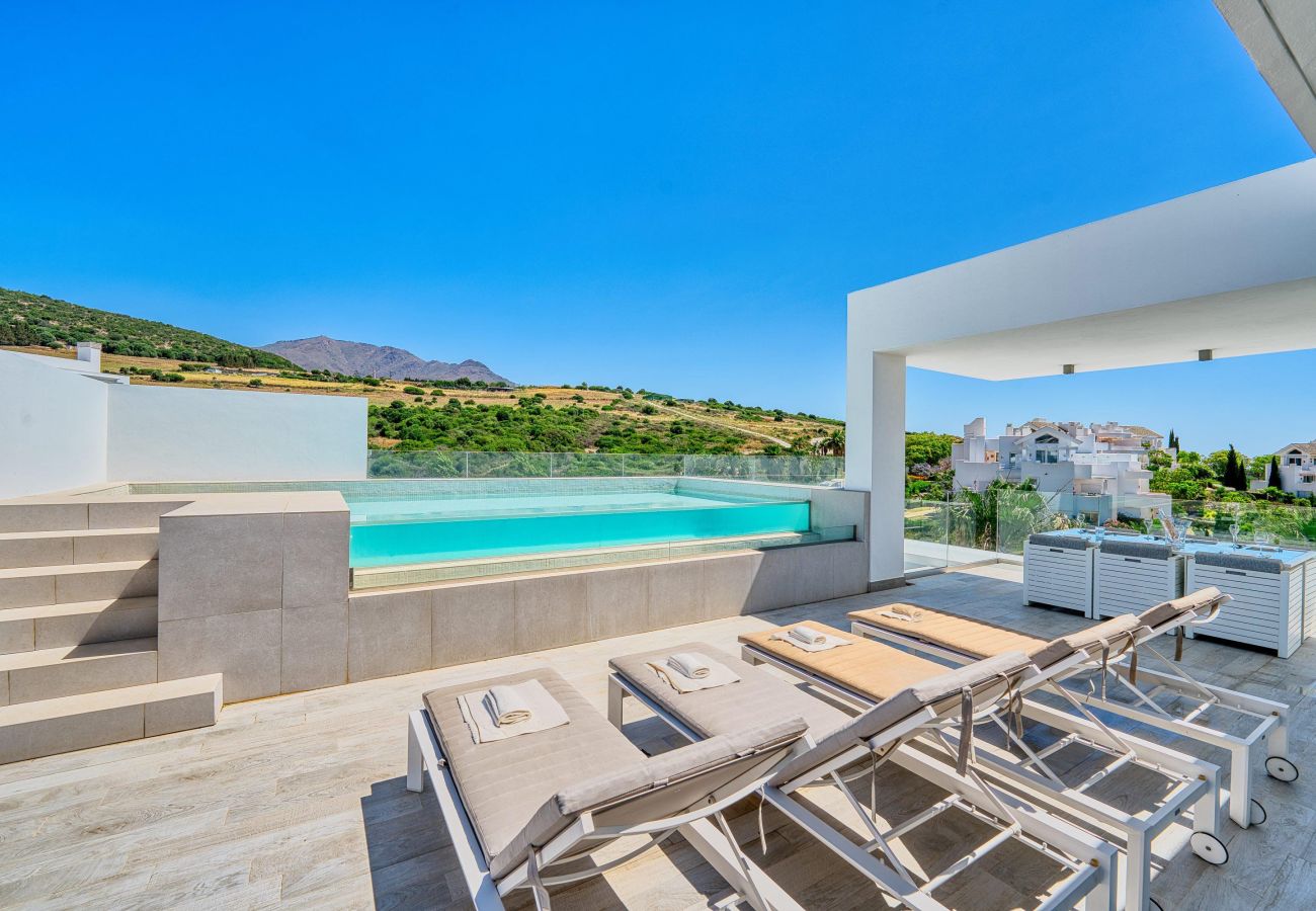 Appartement in Estepona - 2288 Luxury Penthouse with Private Rooftop Pool