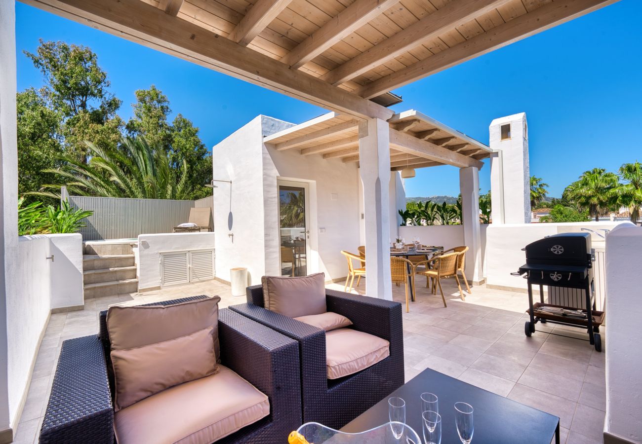 Appartement in Marbella - 1081 Luxurious Beachfront Penthouse with Jacuzzi