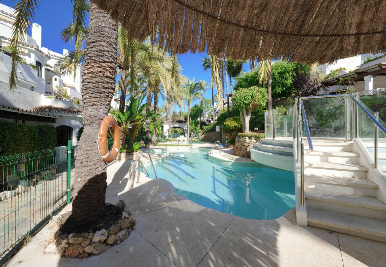 Appartement in Marbella - 1081 Luxurious Beachfront Penthouse with Jacuzzi
