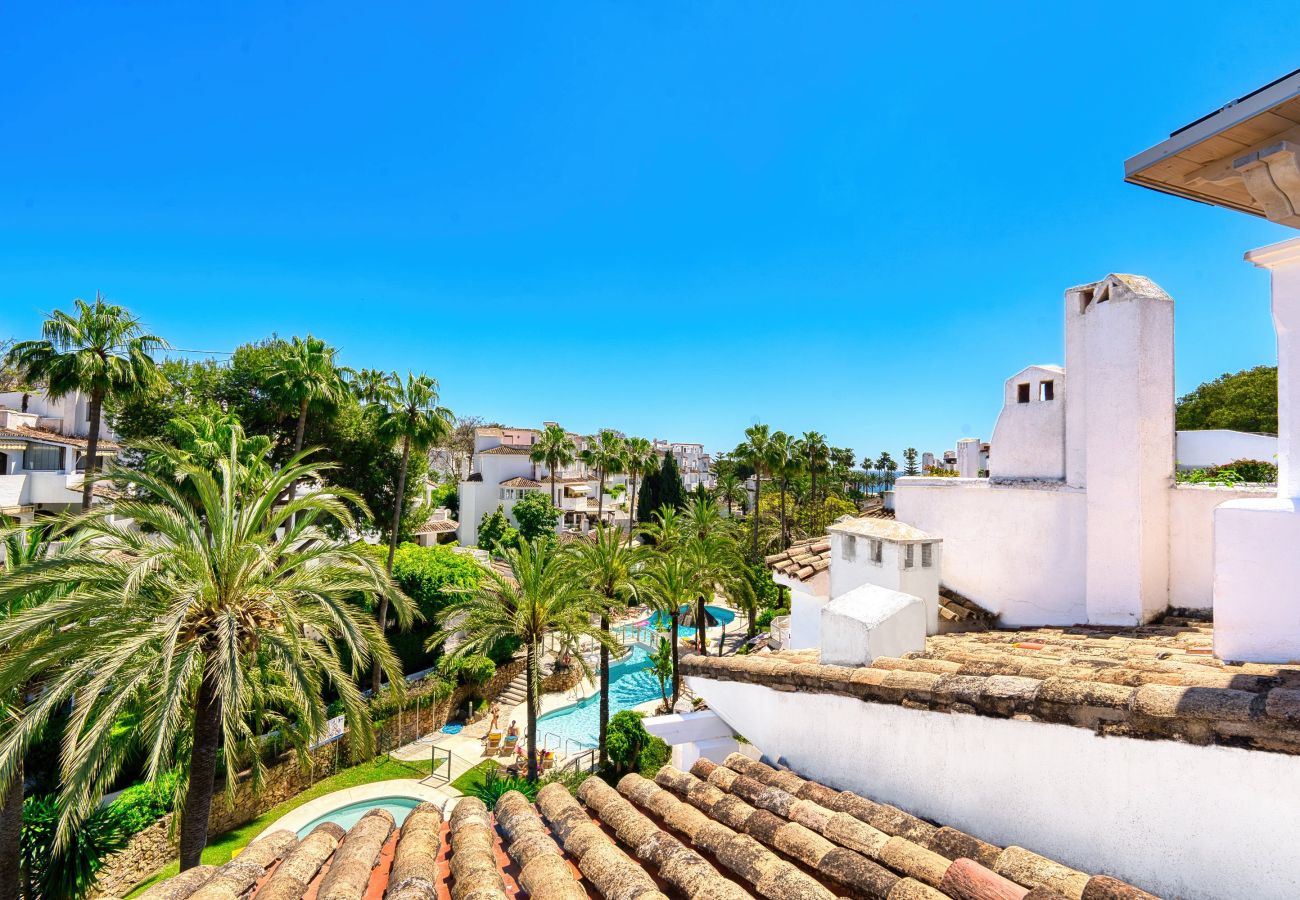 Appartement in Marbella - 1081 Luxurious Beachfront Penthouse with Jacuzzi